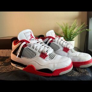 AIR JORDAN 4’s FIRE RED